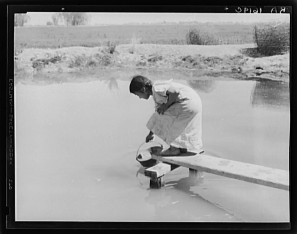 Drinking water for field worker's family. Imperial Valley,…, California, 1935