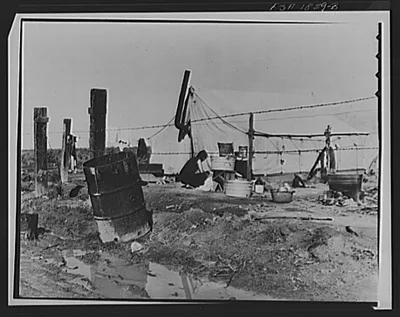 Housing for Oklahoma refugees. California, 1936
