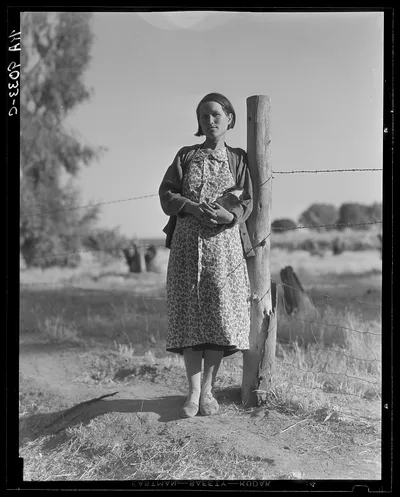 Pregnant migrant woman living in California squatter camp. Kern County, 1936