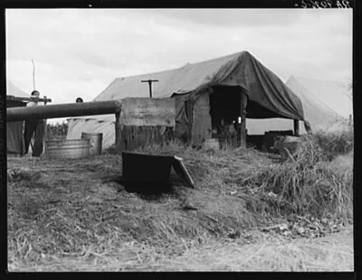 Cotton pickers camp. Kern County, California, 1936