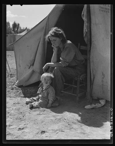 Eighteen year-old mother from Oklahoma, now a California migrant, 1937