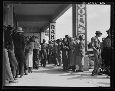 Waiting for relief checks. Calipatria, California, 1937