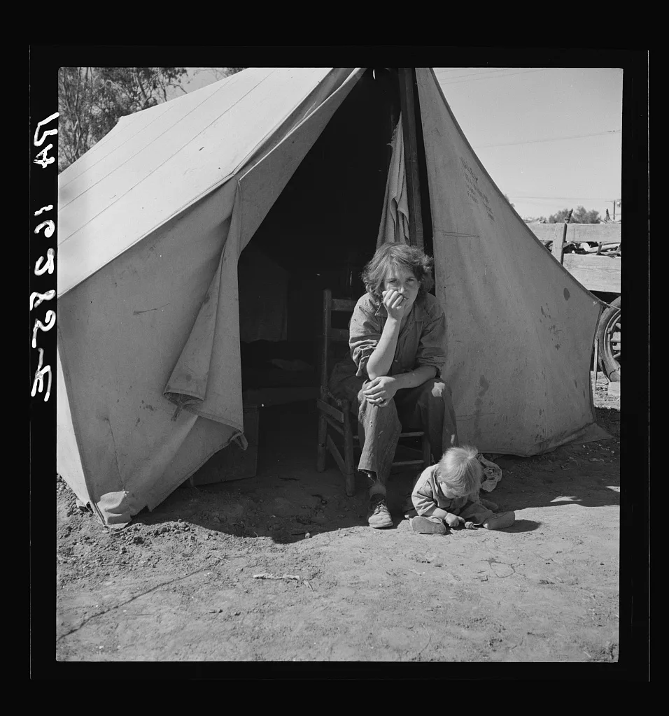 Eighteen year-old mother from Oklahoma, now a California migrant, 1937