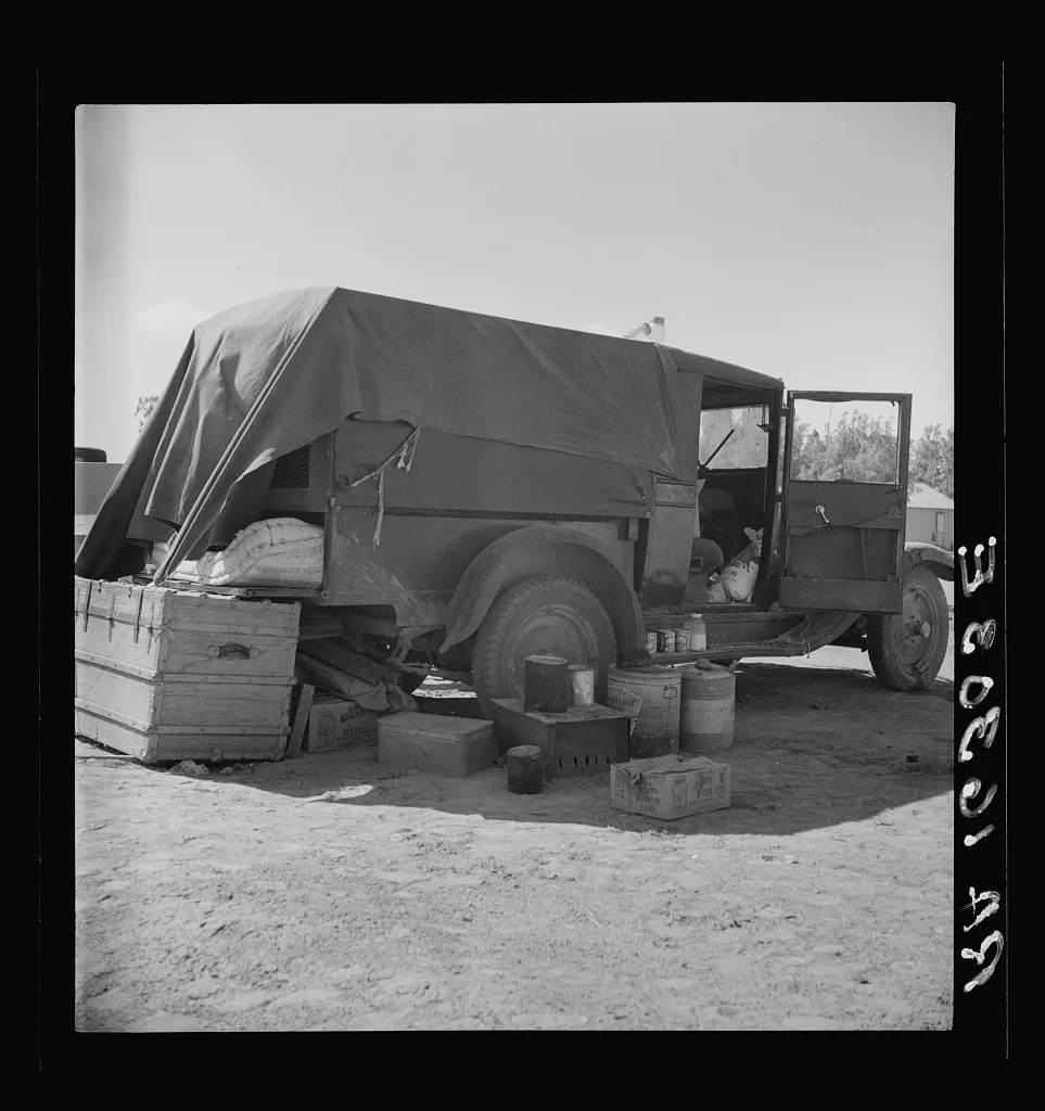 Tens of thousands in good times and bad move ceaselessly from place…, California, 1937