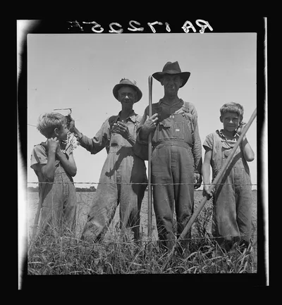 Cotton farmers near Oil City, Oklahoma, day laborers. Carter County,…, 1937