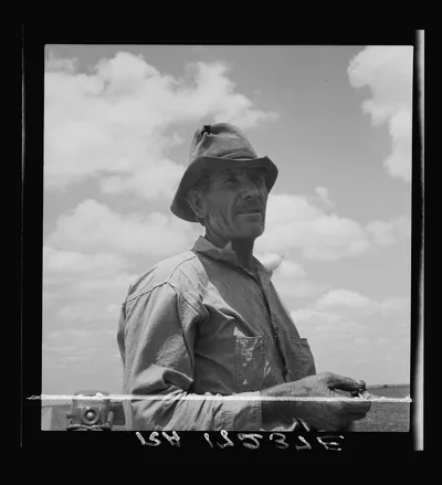 Father of Texas migrant family who follow the cotton crop from Corpus…, 1937