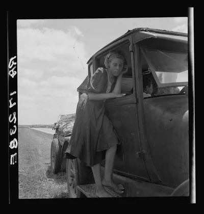 Child of Texas migrant family who follow the cotton crop, 1937