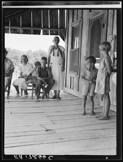 [Untitled photo, possibly related to: Cotton sharecropper family near…, Mississippi, 1937