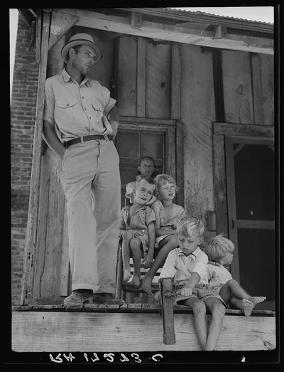 Cotton sharecropper family near Cleveland, Mississippi, 1937