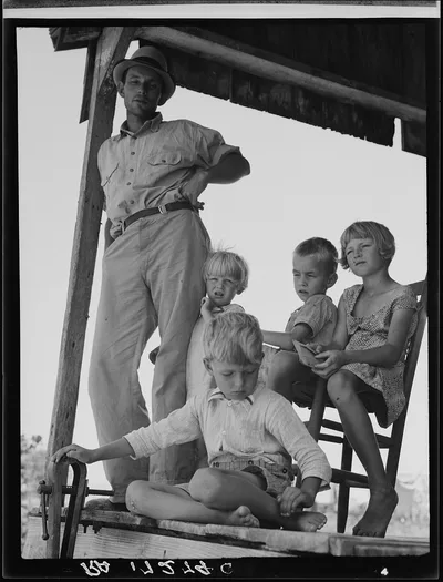 Cotton sharecropper family near Cleveland, Mississippi, 1937