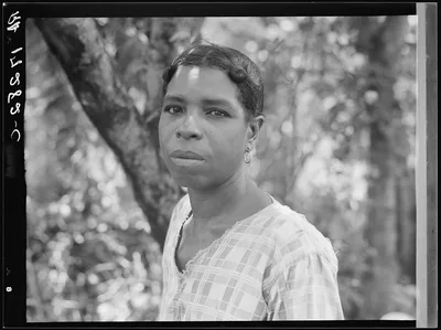 Cotton hoer near Clarksdale, Mississippi, 1937