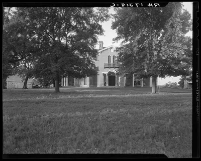 Mt. Holly Plantation house, built in 1840, still occupied. Near…, Mississippi, 1937