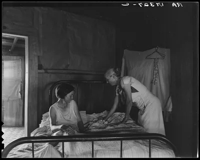 Grandmother, mother, and new born baby of a sharecropper family near…, Mississippi, 1937