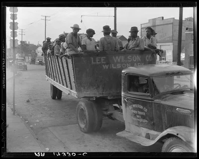 Cotton hoers from Memphis bound for the Wilson Plantation in…, Tennessee, 1937