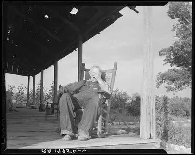 Aged cotton farmer, Greene County, Georgia. He inherited his lands…, 1937