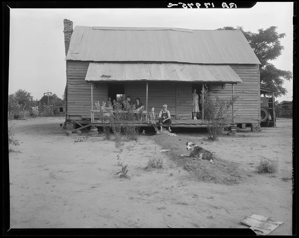 Landless family of cotton sharecroppers, Macon County, Georgia. For…, 1937