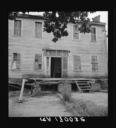 Antebellum plantation house. Greene County, Georgia, 1937