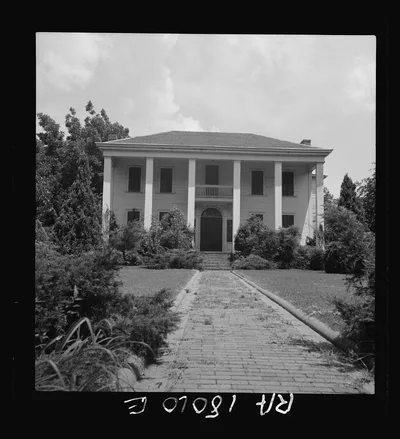 Plantation owner's home. Marshallville, Georgia, 1937