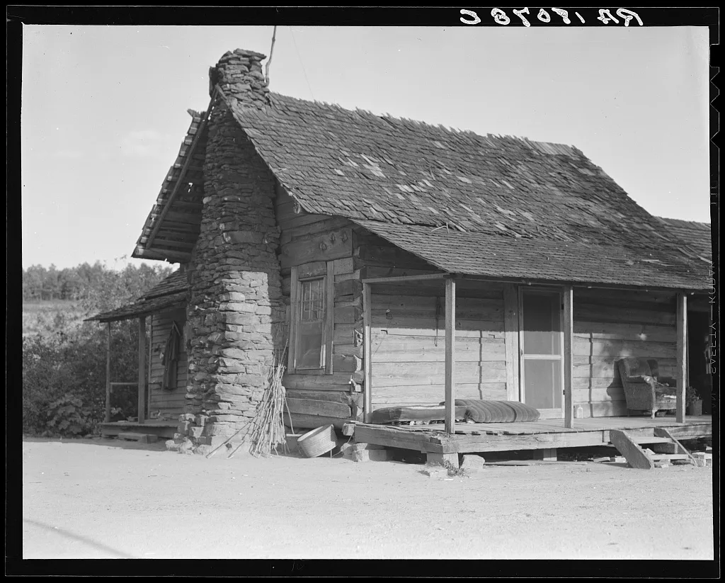 House occupied by sharecropper family for seven years. Near Hartwell,…, Georgia, 1937