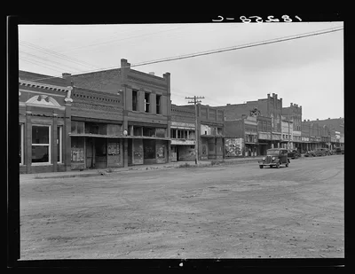 Depression and drought struck towns as well as farms. Laborers,…, Oklahoma, 1938