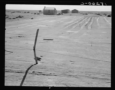Abandoned farm in the Dust Bowl. Coldwater District, near Dalhart,…, Texas, 1938