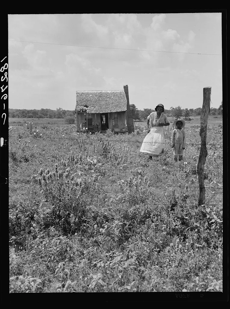 Wife and child of Negro laborer of the Brazos riverbottoms. Texas, 1938