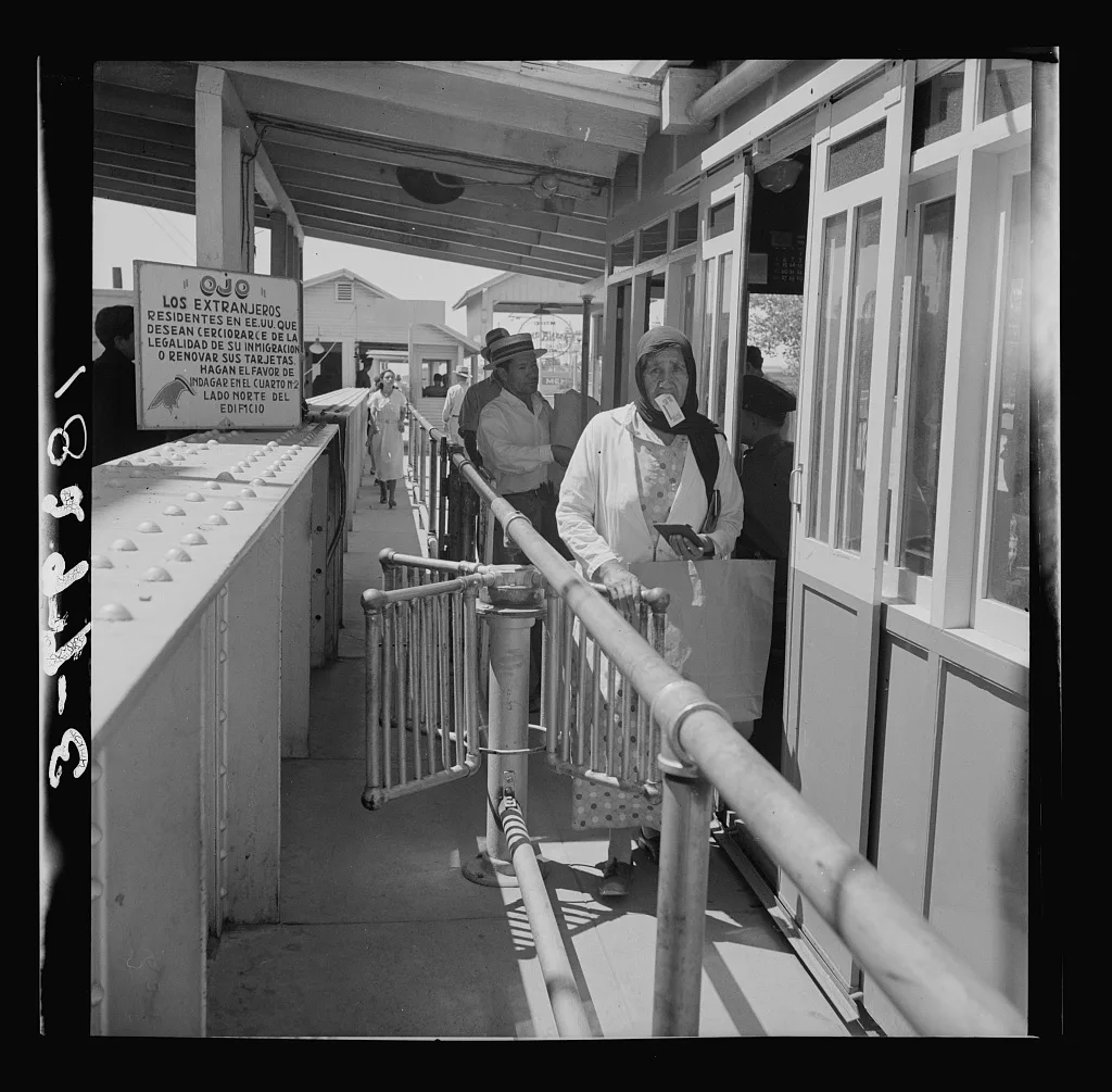 Mexicans entering the United States. United States immigration…, Texas, 1938