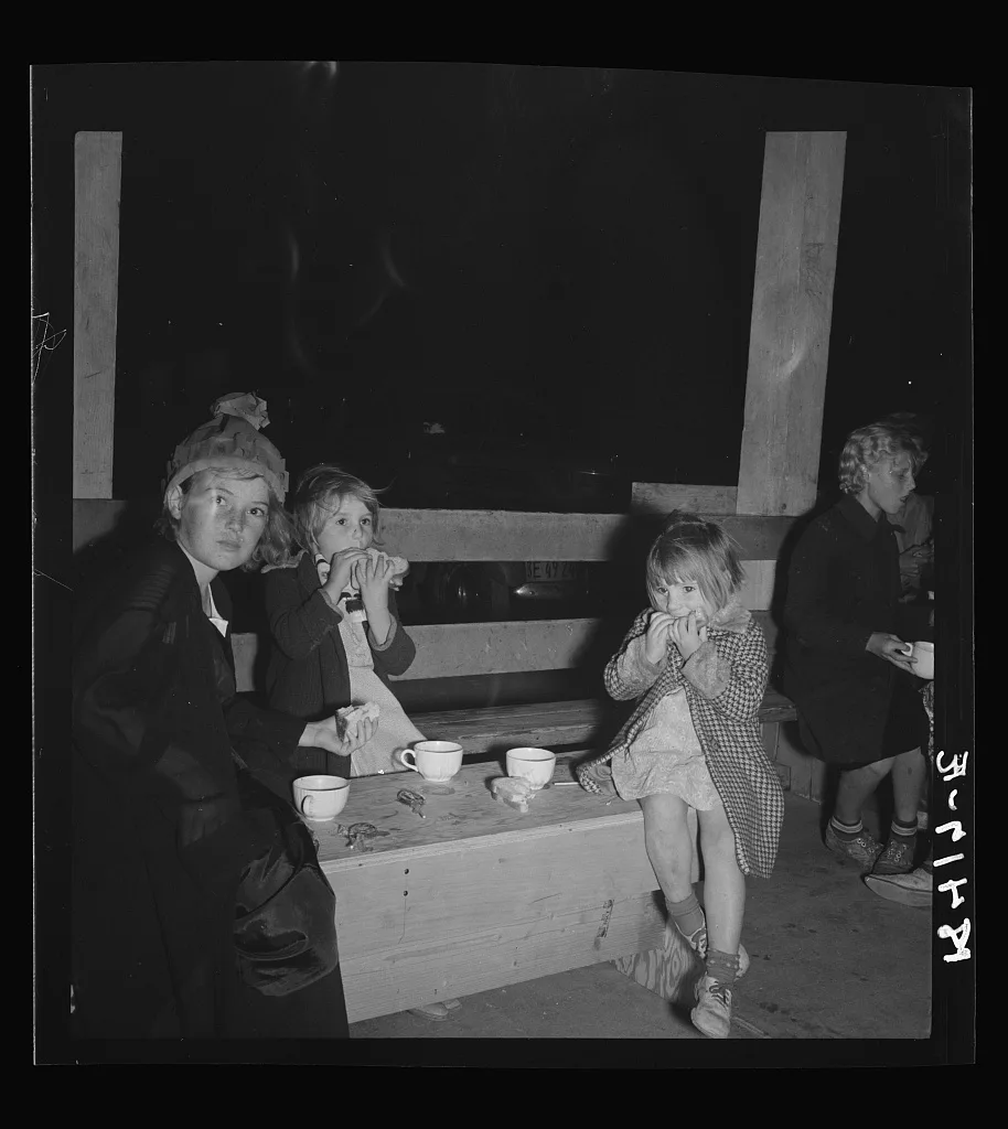 Refreshments for children of migrant families. Shafter migrant camp,…, California, 1938