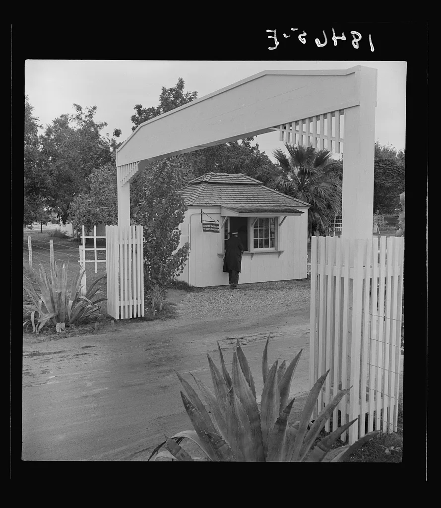 Shafter camp for migratory agricultural workers, Farm Security…, California, 1938