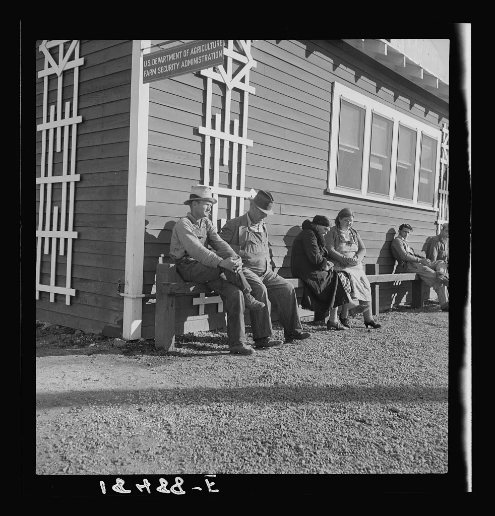 Lineup outside of Farm Security Administration grant office (relief…, California, 1938