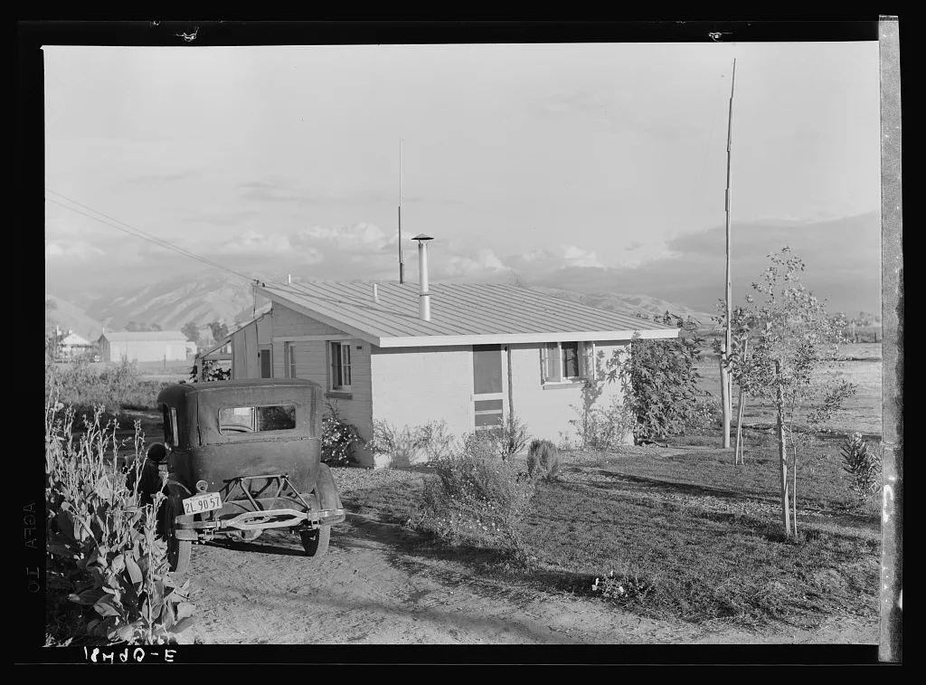 Type house at "Garden Homes," Kern County, California. Twenty such…, 1938