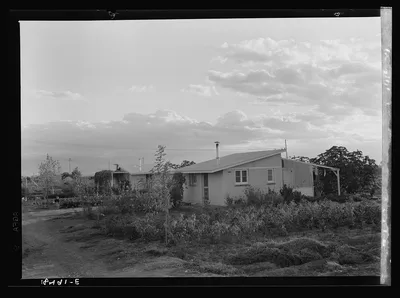 Type house at "Garden Homes," Kern County, California. Twenty such…, 1938