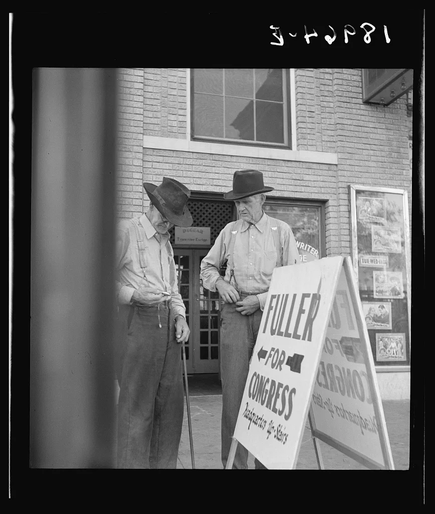 Fayetteville, Arkansas. On the town square, 1938