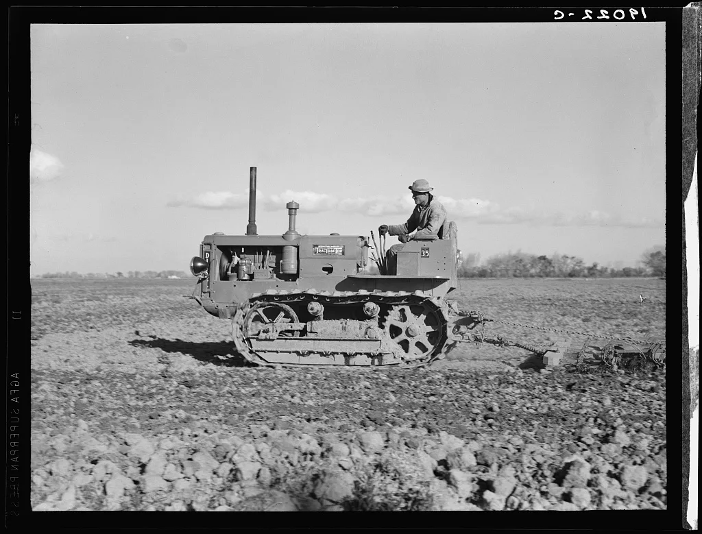 West side of San Joaquin Valley, California. Caterpillar diesel type…, 1939
