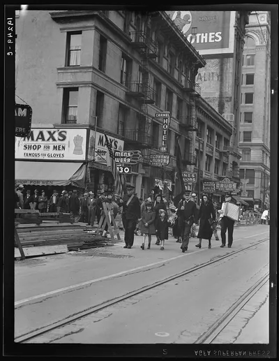Salvation Army, San Francisco, California. Returning to headquarters.…, 1939