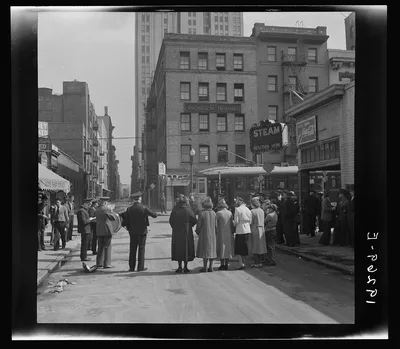 Salvation Army, San Francisco, California. At Minna Street the army…, 1939
