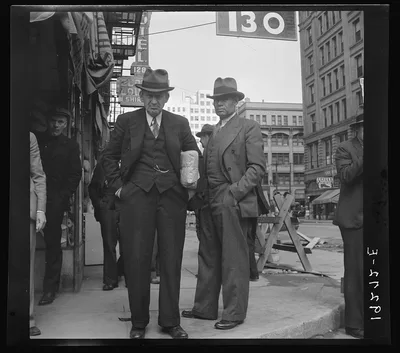 Salvation Army, San Francisco, California. Men pause a moment to…, 1939
