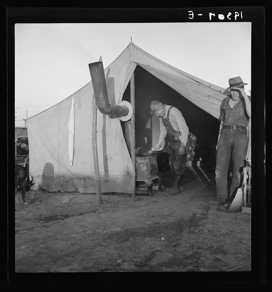 [Untitled photo, possibly related to: In a carrot pullers' camp near…, California, 1939