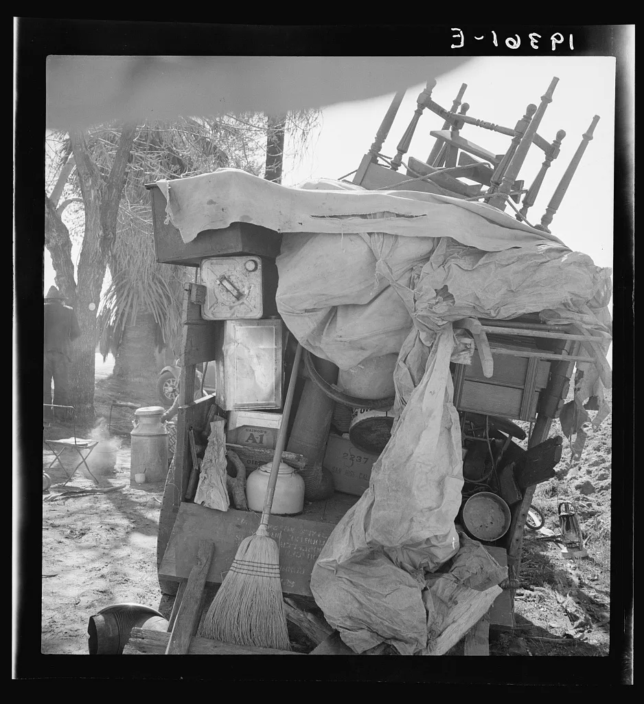 Migrant family outfit on U.S. 99 between Bakersfield, California, and…, 1939
