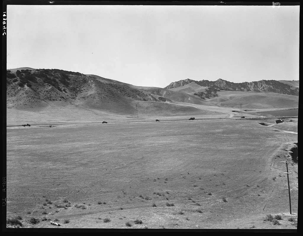 U.S. 99 on ridge over Tehachapi Mountains. Heavy truck route between…, California, 1939