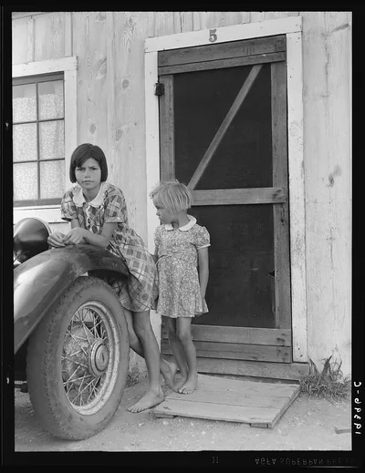 Greenfield, Salinas Valley, California. An Arkansawyers auto camp…, 1939