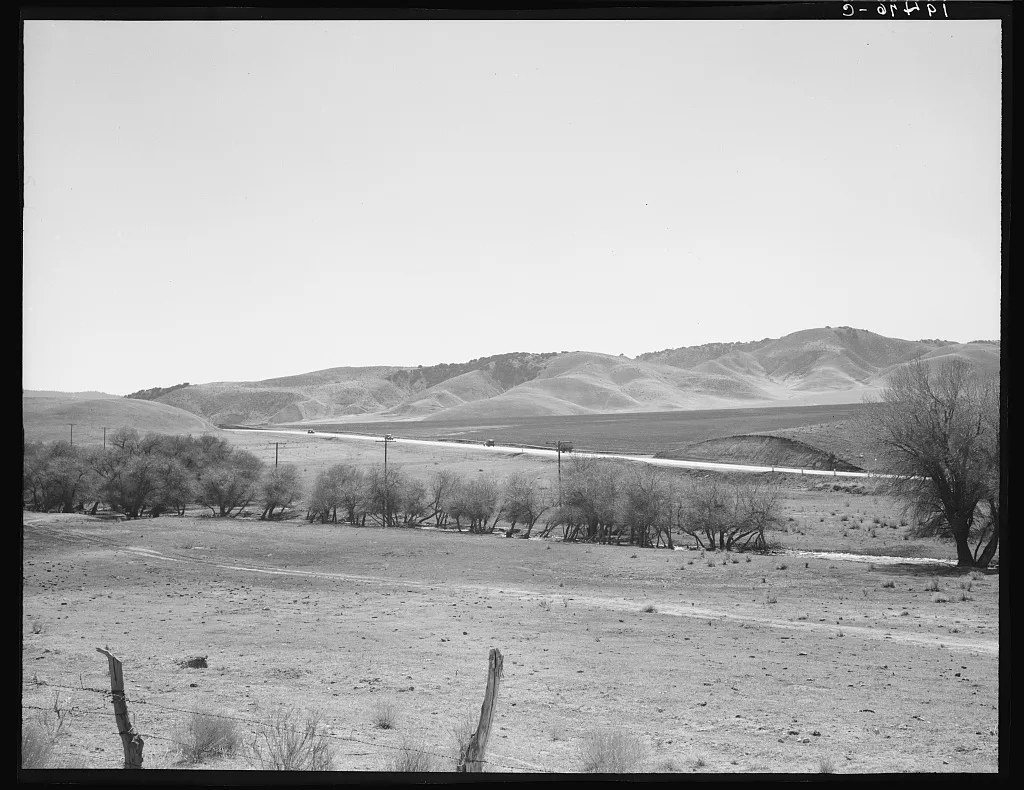 U.S. 99 on ridge over Tehachapi Mountains. Heavy truck route between…, California, 1939