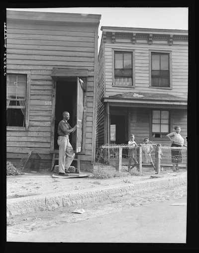 Housing. Richmond, Virginia. Twelve dollars a month for three rooms, 1938