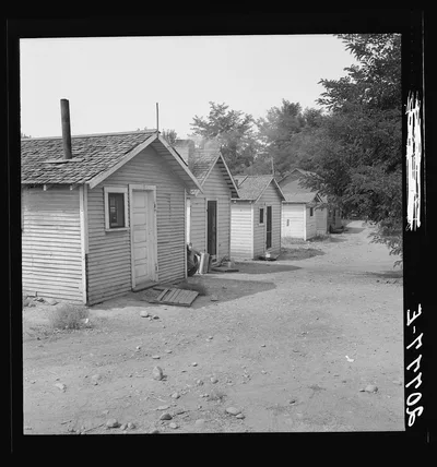 Washington, Yakima shacktown, (Sumac Park) is one of several large…, 1939