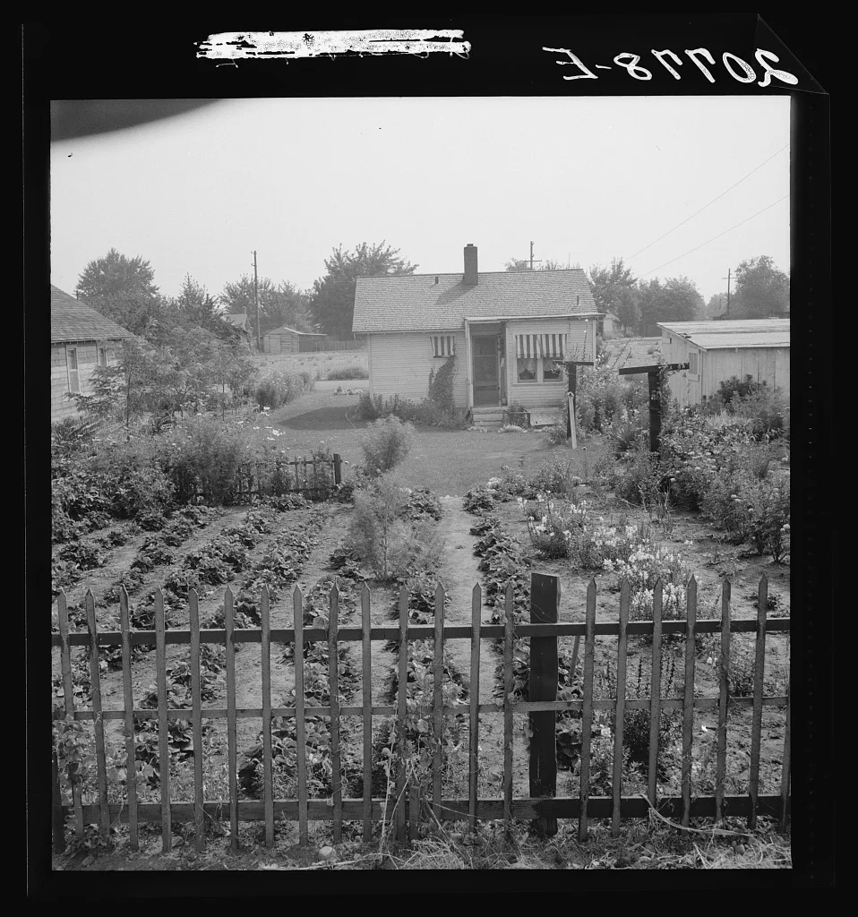 Washington, Yakima. In Sumac Park. An example of a better type of…, 1939
