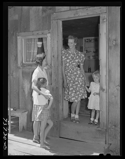 Ola, Idaho. FSA (Farm Security Administration) Ola self-help…, 1942